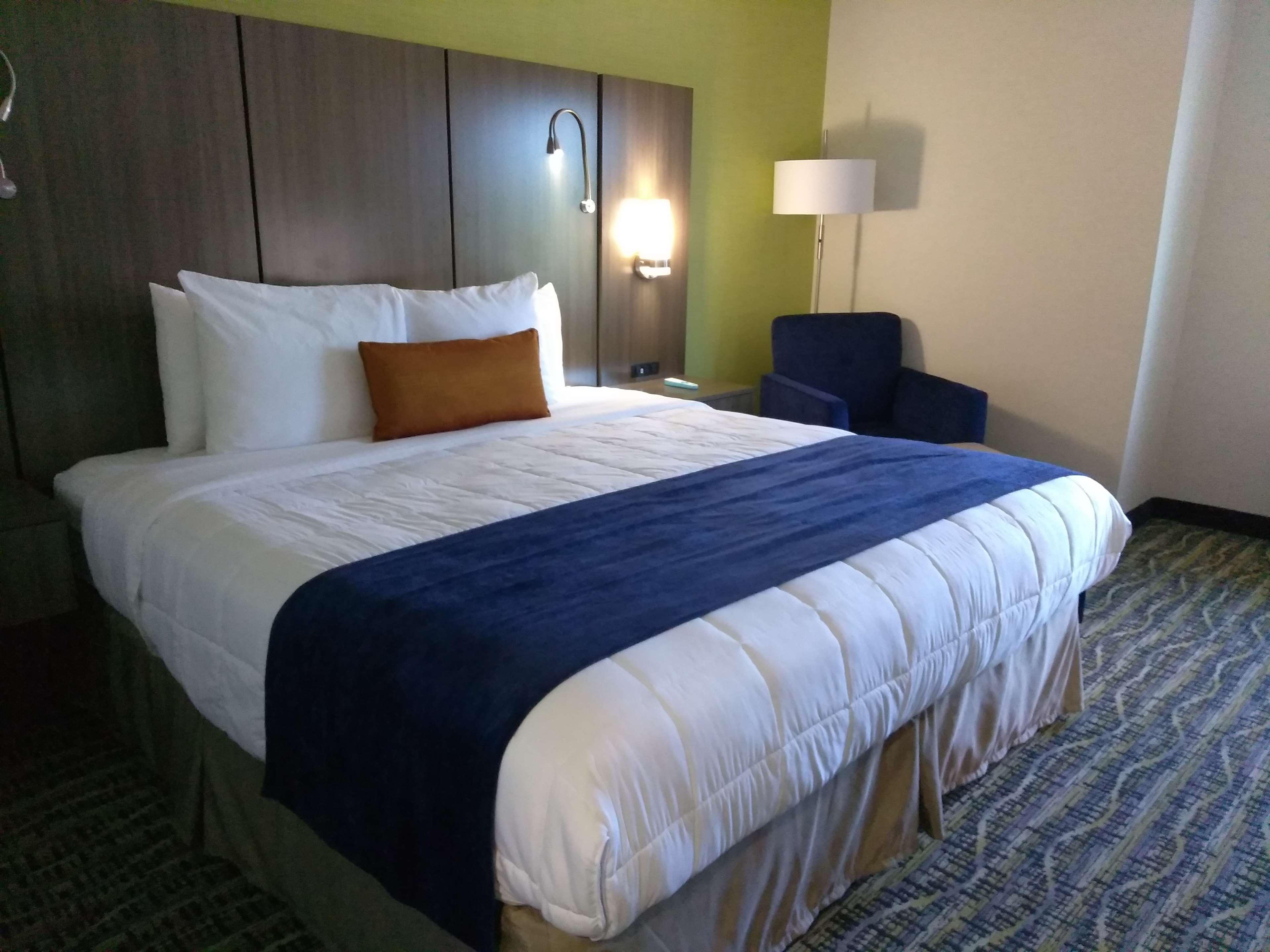 Best Western Plus New Englander Hotel Woburn Exterior photo