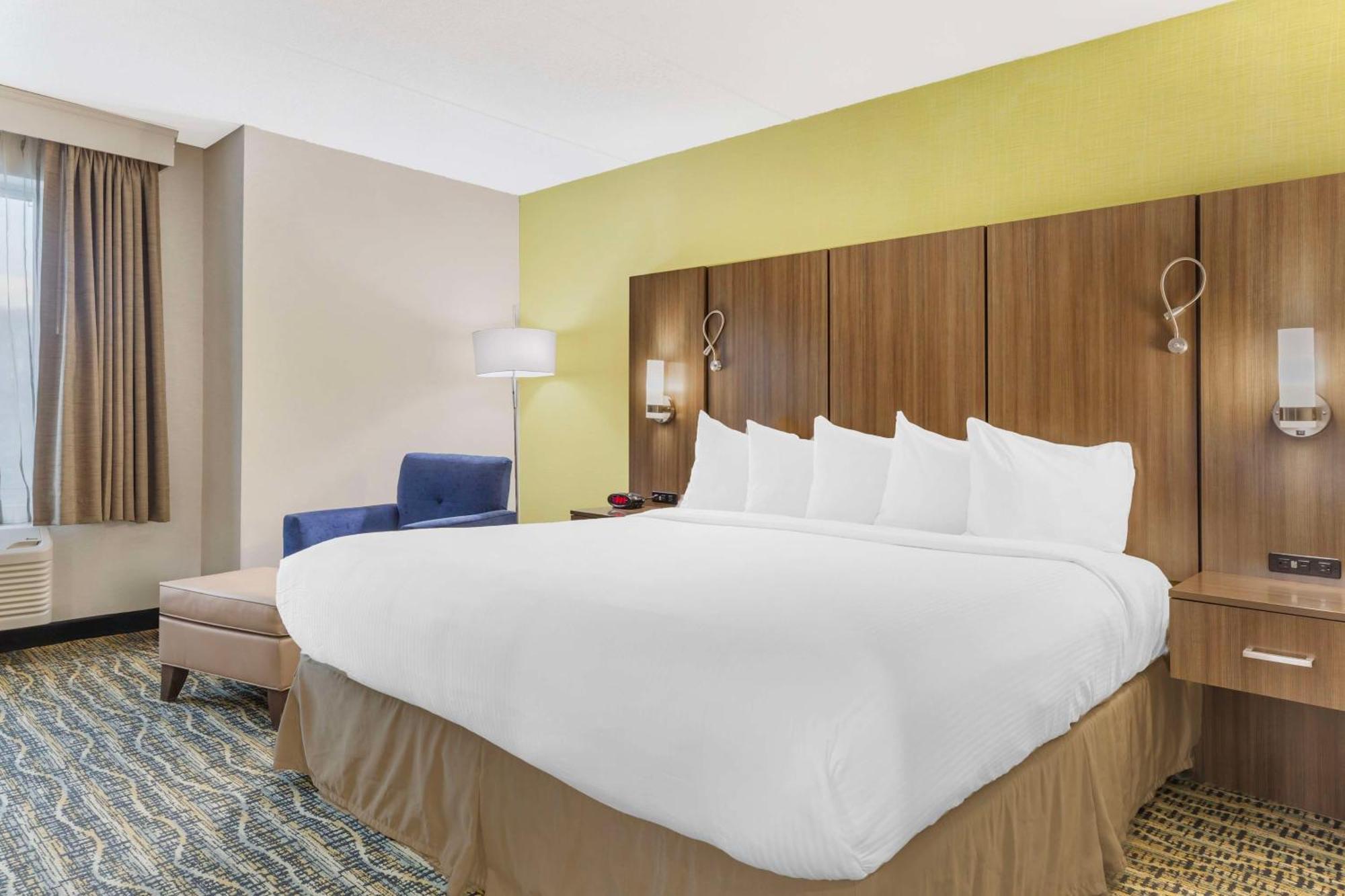Best Western Plus New Englander Woburn Exterior photo