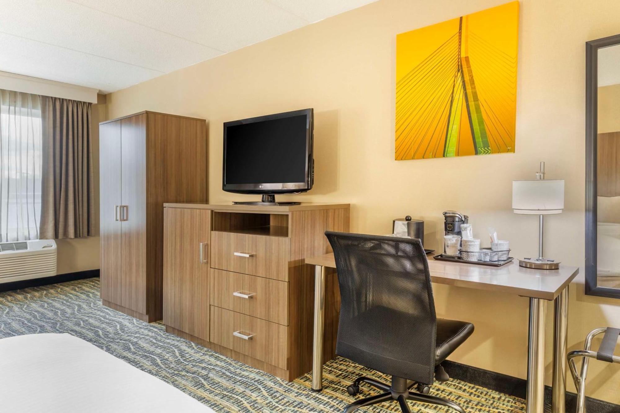 Best Western Plus New Englander Woburn Exterior photo