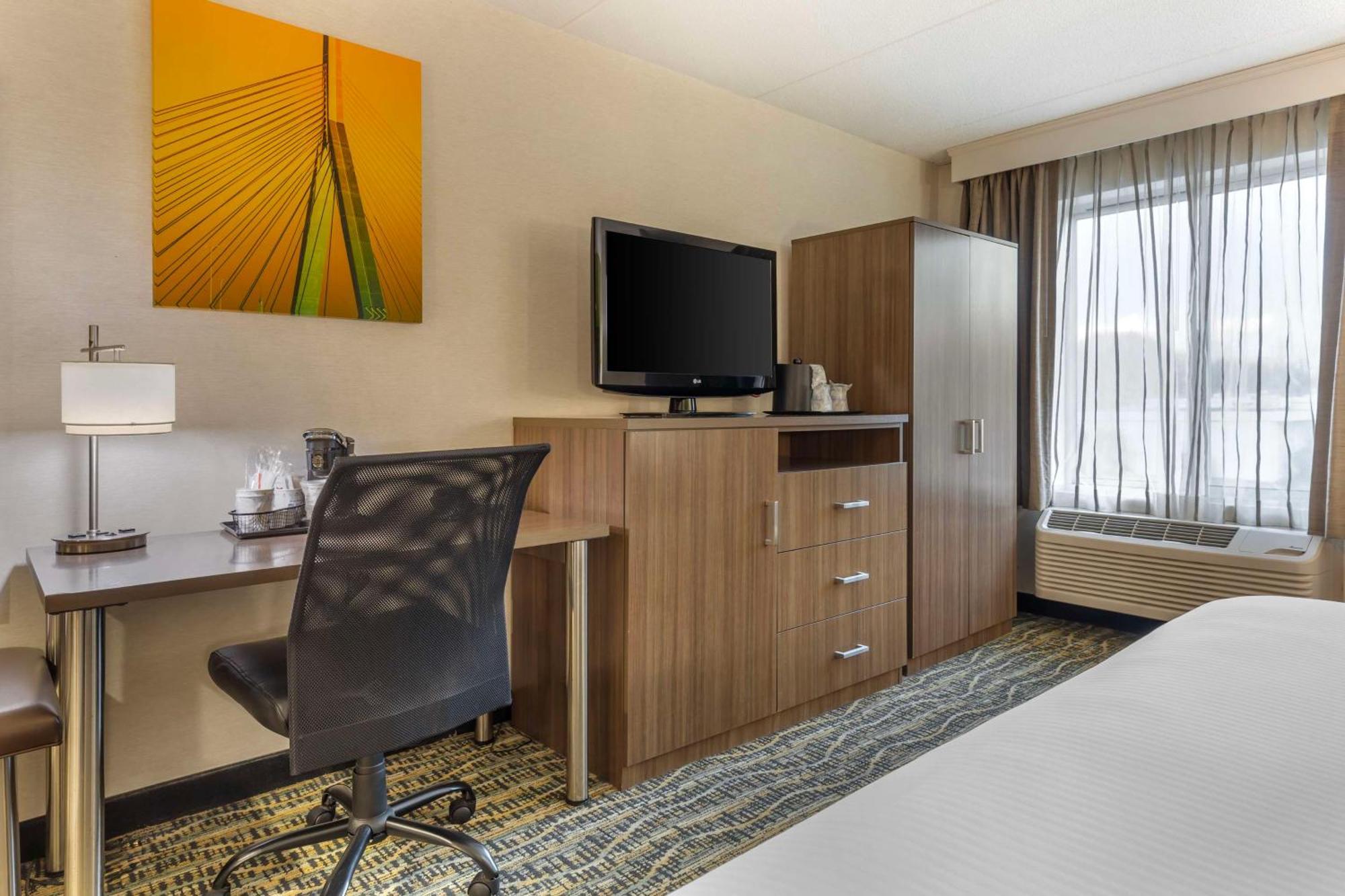 Best Western Plus New Englander Woburn Exterior photo