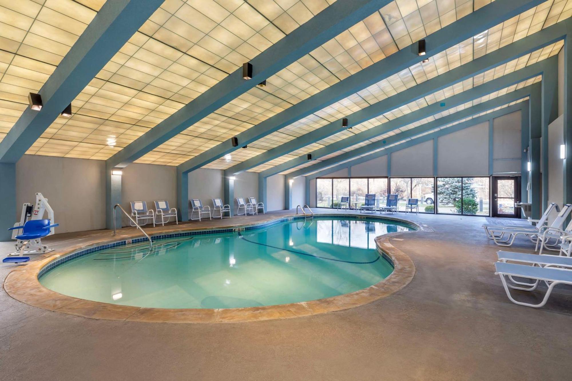 Best Western Plus New Englander Woburn Exterior photo