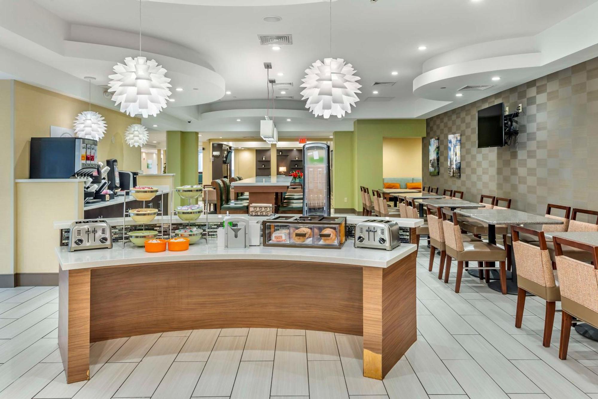 Best Western Plus New Englander Woburn Exterior photo