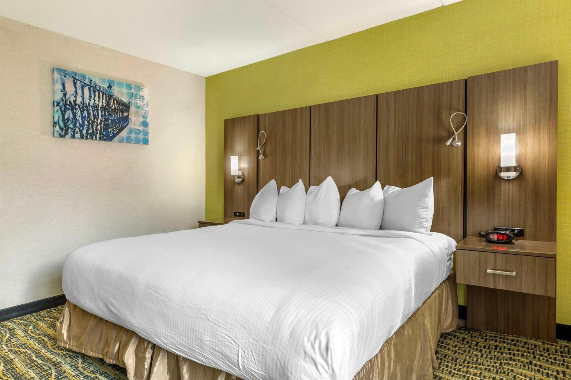 Best Western Plus New Englander Woburn Exterior photo